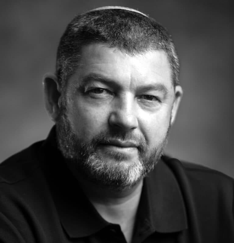 Black-and-white portrait of Ofer Winter.