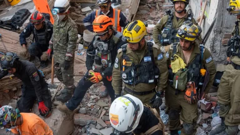 israeli rescue delegation help in colombia, after earthquake