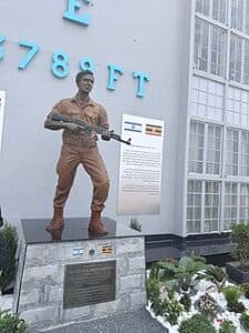bronze statue of Yoni netanyahu